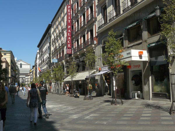 The pedestrian areas Calle de Tetuan and Calle Arenal