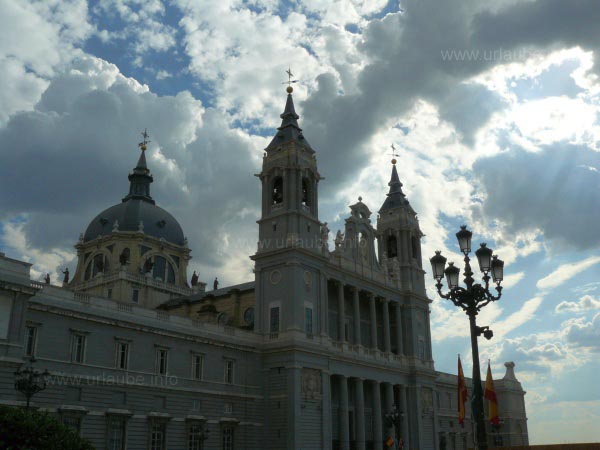 Also in Madrid, rainy and cloudy days are normal, depending on the season.