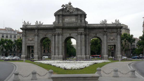 The Puerta del Alcal&aacute;