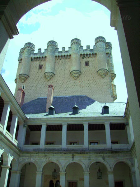 The courtyard of the Alc&aacute;zar