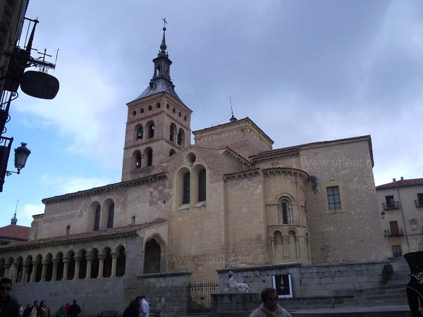 In Segovia there are some antiquarian and appealing building styles