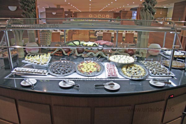 Delicious chocolates and tartlets for dessert