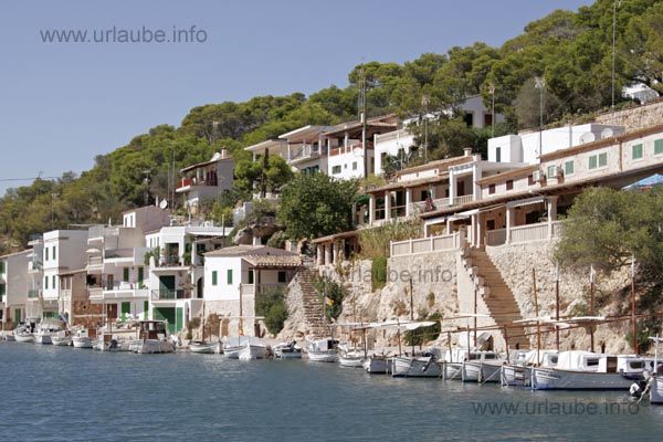 In Cala Figuera, the houses are directly built into the cliffs and the boats park in front of them, like cars.