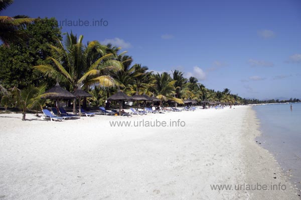 The public hotel beach with the hotel complex in the background