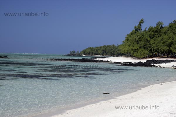 If this dream beach does not invite to have a bath......
