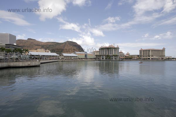 Port basin and the Caudan Waterfront Shopping Center in the background