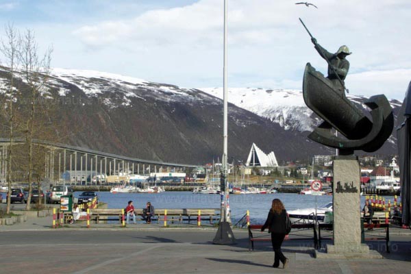 Troms� - Fisher monument at the market place