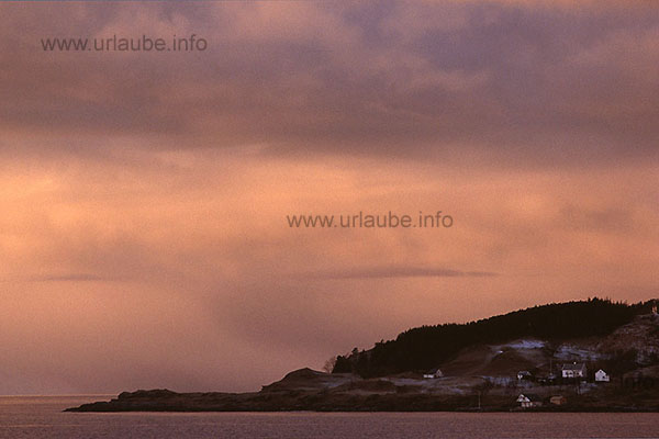 Coastal landscape between Mal&ouml;y and Alesund