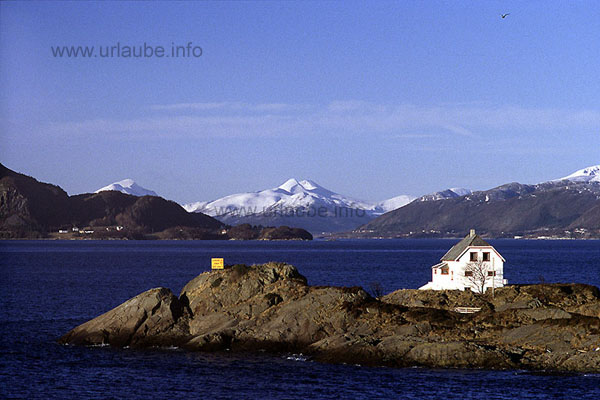 Island loneliness at the north of Alesund