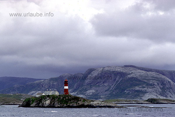 Between Trondheim fjord and R&ouml;rvik