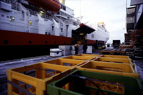 Food, clothes, machinery parts, cars, windows, doors, caskets... there is nothing what the Hurtigrute does not carry.