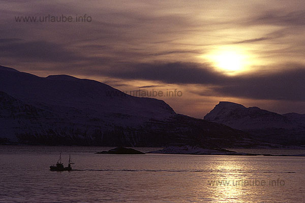 Morning mood during the arrival a the harbour of Harstad