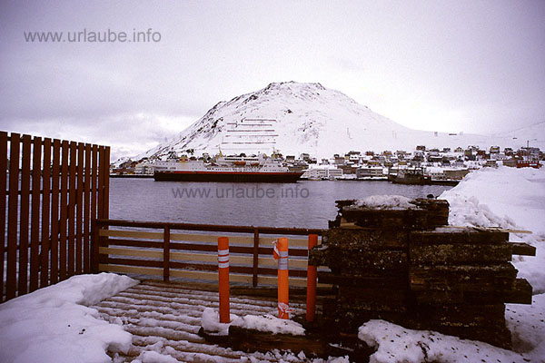 View to the Honningsvag from the Fiskergata