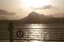 In the course of the trip, one spends a lot of time at the railing. One observes with excitement the continuous changes of the landscape and the light. Here is the view to the mainland between Hammerfest and Havöysund.