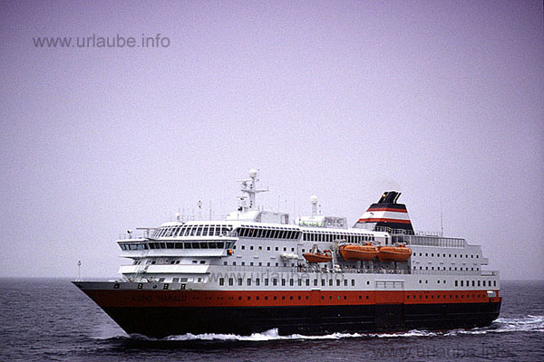 Encounter without sunday weather with the MS Kong Harald in southern direction on sunday, 13th of February 2000 in front of Hav&ouml;ysund. The mist does not want to disappear.