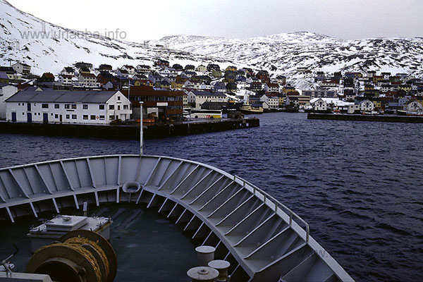 The Hurtigrute entering the harbour of Honningsvag
