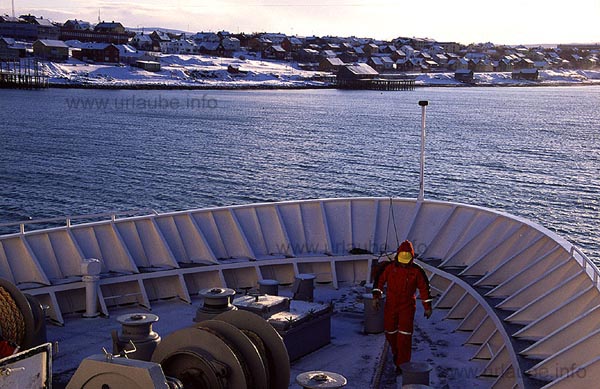 MS Vesteralen during the entrance into the harbour of Vads&ouml;