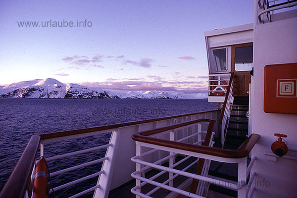 A morning in February between Honningsvag and Hav&ouml;ysund in the waterway between the mainland and the North Cape island Mager&ouml;y