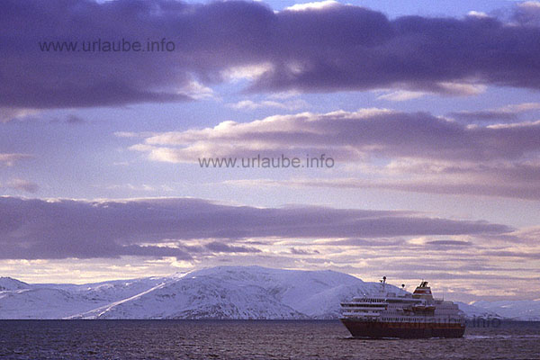 Matutinal encounter with the fast steamer in northern direction. The ship that was put into service in the year 1993, is named after the Hurtigruten pioneer Richard With.