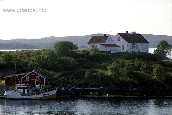 Late summer in Br&ouml;nn&ouml;ysund