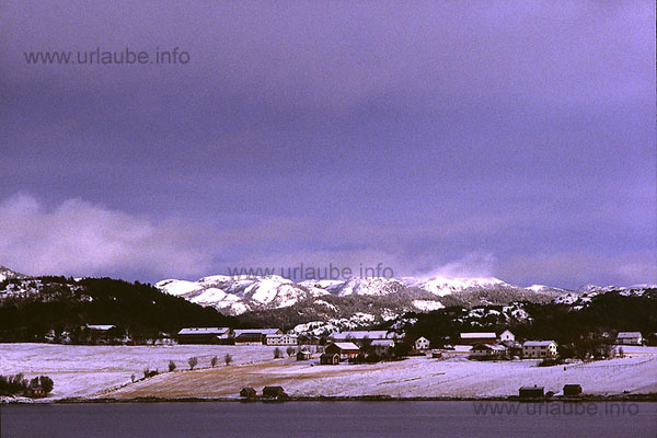 Hibernal quietness in the Trondheimfjord