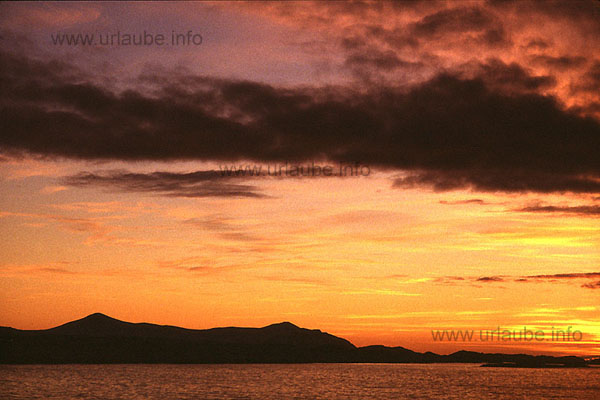 The last evening and night on board of the Hurtigrute. There are only a few hours to the end of the journey.