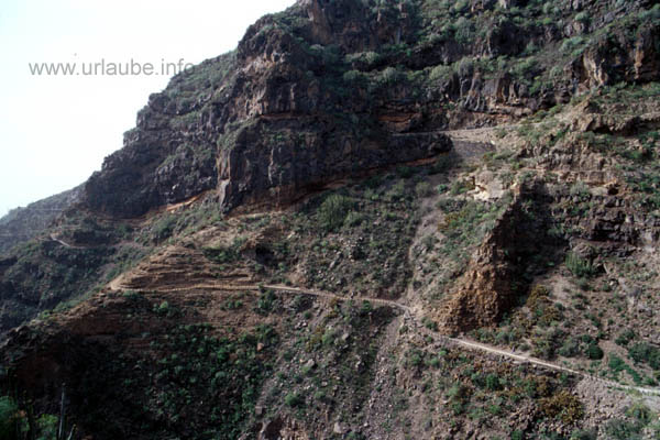 On this first piece of way there is a permanent sun radiation.