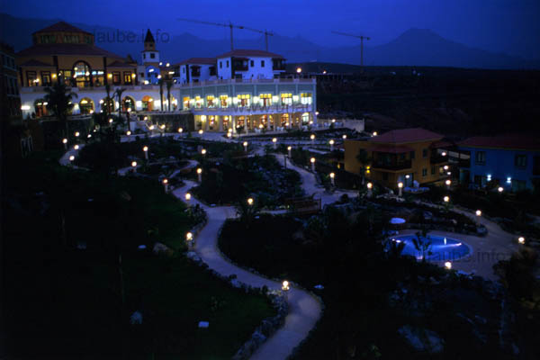 At nights, the hotel complex is romantically iluminated.