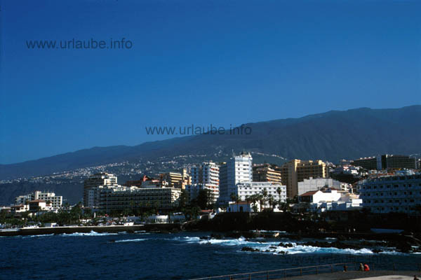 Hotels at the coast of Puerto de la Cruz