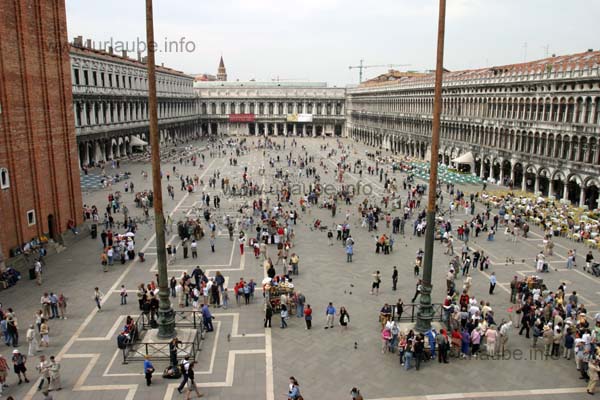 Hustle and bustle at the Piazza San Marco