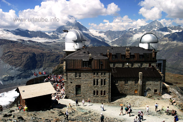 Station Gornergrat (3089 m H&ouml;he) vom Gornergipfel aus fotografiert