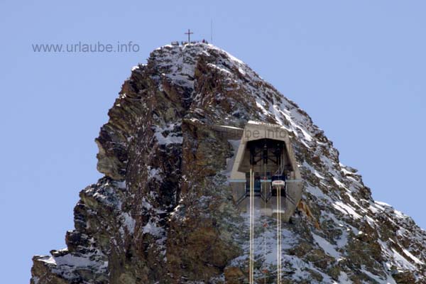 The peak of the Klein Matterhorn; the observation deck and the gondola station are clearly visible.