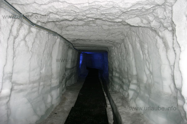 The tunnel in the ice grotto up at the Klein Matterhorn