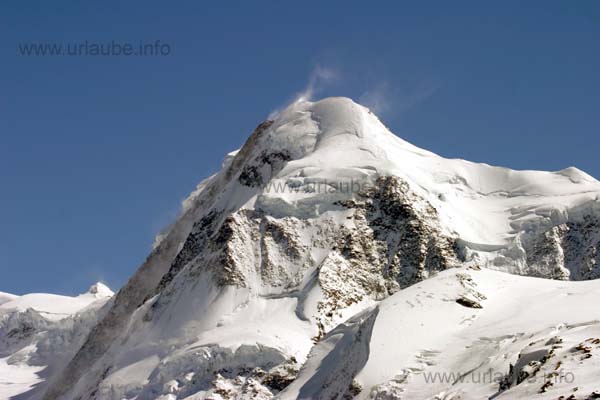 The Lyskamm (4527 m) in the winter