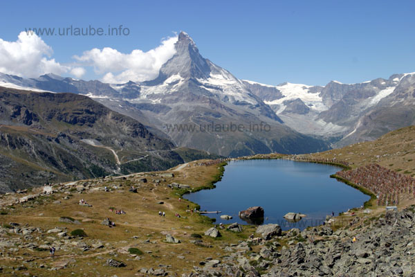The Stellisee located at an altitude of 2536 m with the Matterhorn in the background